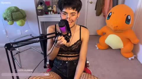 Snapshot of joystickjackie chatting on 09/16/25, 07:04 Jackie Joy online show from 09/16/25, 07:04