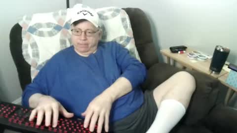 Snapshot of jpmel99 chatting on 05/19/26, 10:05 jpmel99 online show from 05/19/26, 10:05