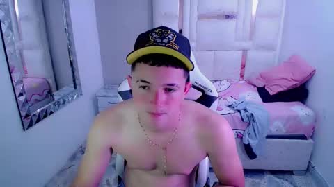 Snapshot of jr_nino_ chatting on 03/11/25, 01:01 N I N O online show from 03/11/25, 01:01