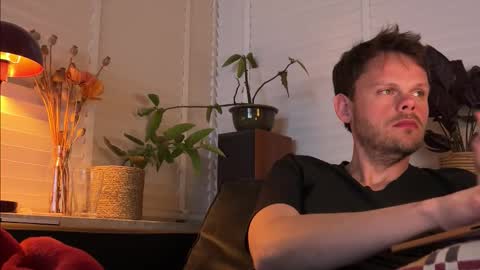 Snapshot of jrnb87 chatting on 03/15/26, 09:43 JoyBoy online show from 03/15/26, 09:43