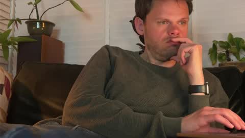 Snapshot of jrnb87 chatting on 03/29/26, 09:15 JoyBoy online show from 03/29/26, 09:15