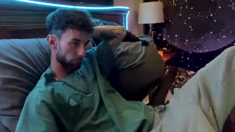 Snapshot of jroccc09 chatting on 12/17/24, 03:28 JRoc online show from 12/17/24, 03:28