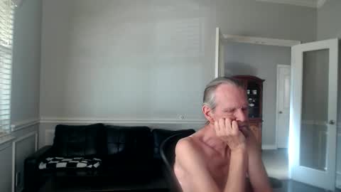 Snapshot of jtull52 chatting on 12/19/25, 08:05 jtull52 online show from 12/19/25, 08:05