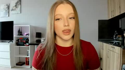 Julia and Julia online show from 06/25/26, 10:42