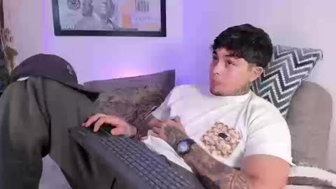 Snapshot of juan_alvarez18 chatting on 09/27/25, 04:06 juan_alvarez18 online show from 09/27/25, 04:06