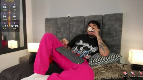 Snapshot of juan_alvarez18 chatting on 02/14/26, 06:43 juan_alvarez18 online show from 02/14/26, 06:43