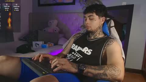 juan_alvarez18 online show from 04/02/26, 11:35