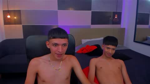 Snapshot of juan_nd_steven chatting on 01/04/25, 03:49 JuanSteven online show from 01/04/25, 03:49
