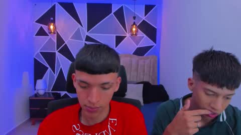 JuanSteven online show from 11/05/25, 04:34