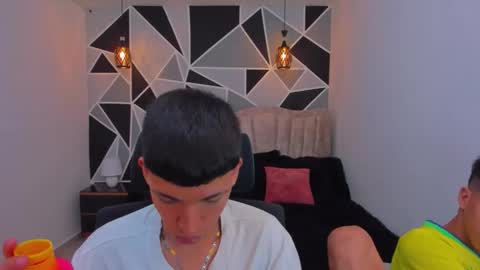 JuanSteven online show from 11/07/25, 04:23