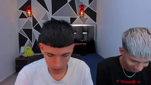 JuanSteven online show from 04/25/26, 02:36
