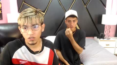 juan_saul1 online show from 04/18/26, 10:19