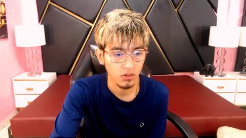 juan_saul1 online show from 04/21/26, 10:21