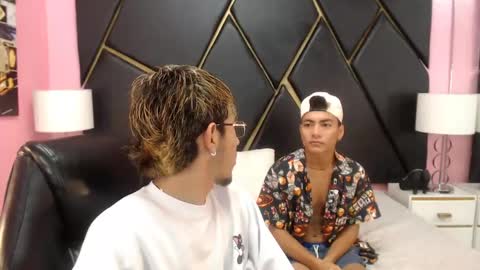 juan_saul1 online show from 04/23/26, 10:36