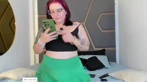 Juana Valkiria online show from 06/19/26, 03:44
