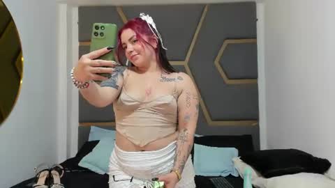 Juana Valkiria online show from 06/25/26, 03:39