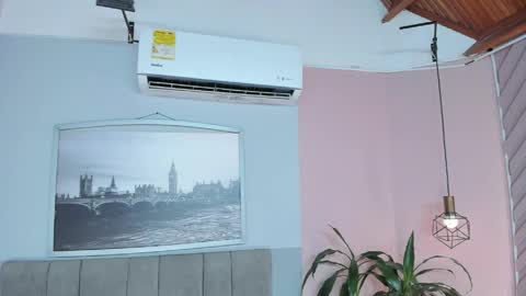 Snapshot of juanasunshine_ chatting on 05/13/26, 11:18 Juana online show from 05/13/26, 11:18