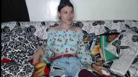 Snapshot of juanavelez9311 chatting on 01/17/25, 05:32 JUANA ALEJANDRA VELEZ online show from 01/17/25, 05:32