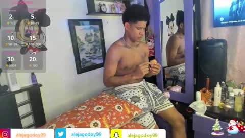 Snapshot of juanbigcock21cm chatting on 11/28/25, 11:40 juan jose online show from 11/28/25, 11:40