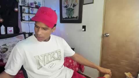 Snapshot of juanbigcock21cm chatting on 12/16/25, 08:30 juan jose online show from 12/16/25, 08:30