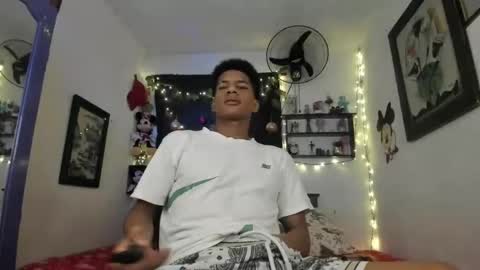 Snapshot of juanbigcock21cm chatting on 12/18/25, 09:43 juan jose online show from 12/18/25, 09:43