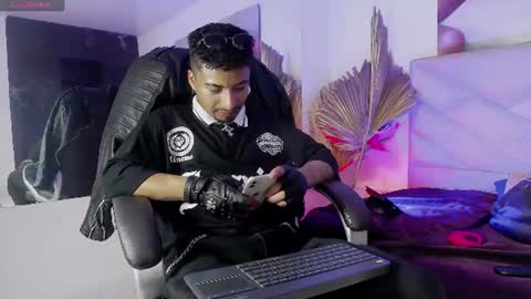 juancamilo66_ online show from 06/18/26, 05:39