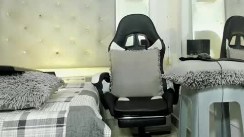 Juan Diego Uribe online show from 02/22/25, 02:30