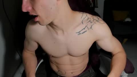 Snapshot of juanisimo_ chatting on 05/15/26, 04:41 JUANISIMO online show from 05/15/26, 04:41