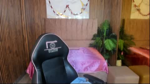 Snapshot of juanita_tay chatting on 04/01/26, 11:33 JUANITA online show from 04/01/26, 11:33