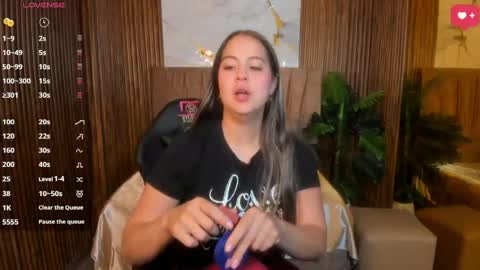 Snapshot of juanita_tay chatting on 05/02/26, 11:37 JUANITA online show from 05/02/26, 11:37