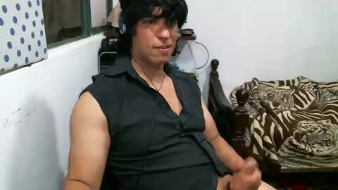 Snapshot of juanito2727 chatting on 12/15/24, 03:24 amor online show from 12/15/24, 03:24