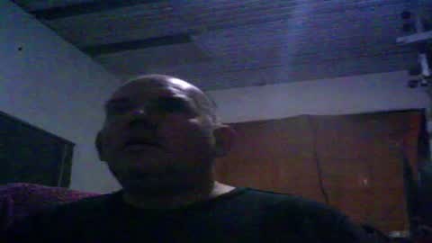 Snapshot of juanma_yahoo chatting on 04/12/26, 01:10 Juan Manuel online show from 04/12/26, 01:10