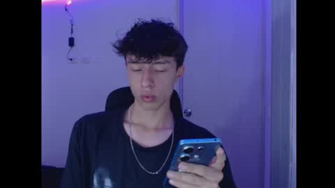 Snapshot of juanmres chatting on 12/22/25, 06:27 juanmres online show from 12/22/25, 06:27