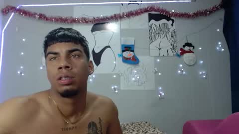juanse_hot11 online show from 12/30/24, 12:42