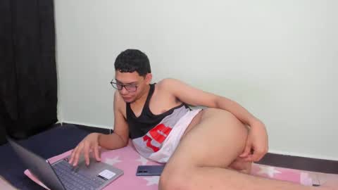 juansuarez204 online show from 02/20/25, 12:08