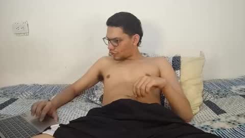 juansuarez204 online show from 05/24/26, 09:09