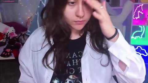 Snapshot of judithsilva chatting on 12/16/25, 10:42 JudithSilvia online show from 12/16/25, 10:42