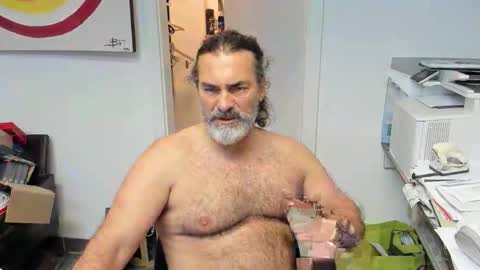 Giovanni50pro online show from 12/18/25, 04:02