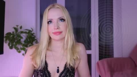 Goddess Julia online show from 12/05/25, 07:32