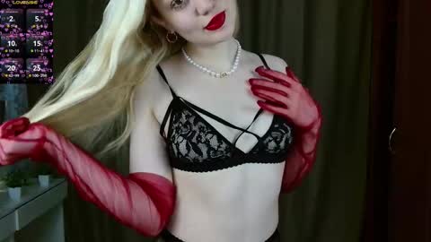 Lola  fav pattern 357595250 online show from 09/24/25, 10:51