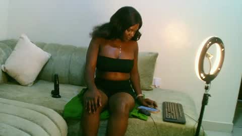 Snapshot of juicepussy16 chatting on 06/15/26, 05:37 Juicepussy online show from 06/15/26, 05:37