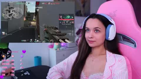 Angelina online show from 10/17/25, 11:02