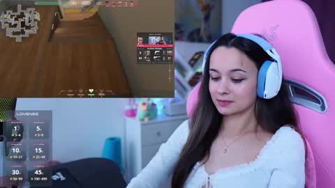 Angelina online show from 11/18/25, 11:47