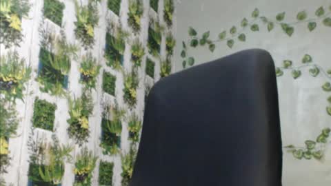 Snapshot of juicy_gold22 chatting on 12/13/24, 07:25 Mariagold online show from 12/13/24, 07:25