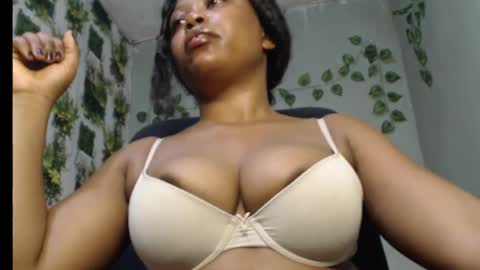 Snapshot of juicy_gold22 chatting on 02/02/25, 04:54 Mariagold online show from 02/02/25, 04:54
