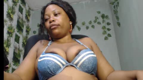 Snapshot of juicy_gold22 chatting on 02/02/25, 10:39 Mariagold online show from 02/02/25, 10:39