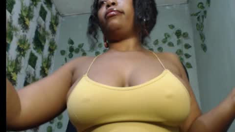 Snapshot of juicy_gold22 chatting on 02/04/25, 03:00 Mariagold online show from 02/04/25, 03:00