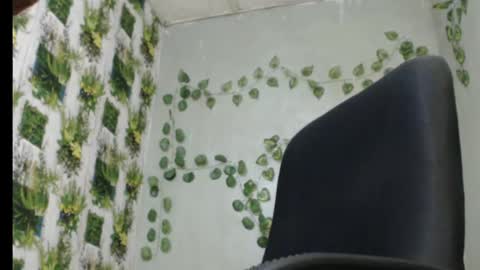 Snapshot of juicy_gold22 chatting on 02/06/25, 12:05 Mariagold online show from 02/06/25, 12:05