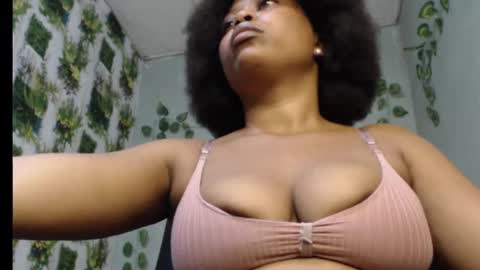 Snapshot of juicy_gold22 chatting on 03/01/25, 06:54 Mariagold online show from 03/01/25, 06:54