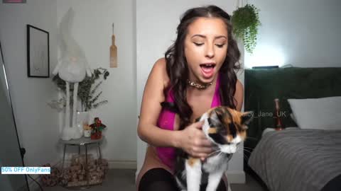    online show from 11/19/25, 05:46